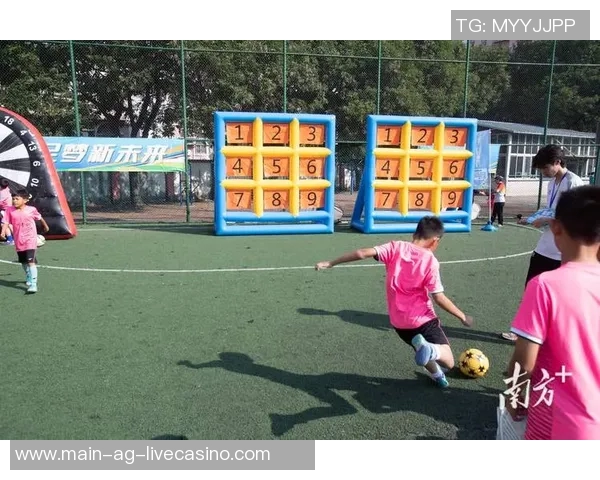 足球放气背后的故事与技巧揭秘让你轻松掌握足球的完美状态与使用方法